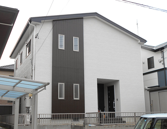 愛知県常滑市Ｉ様_外壁屋根塗替え工事_施工後全景写真